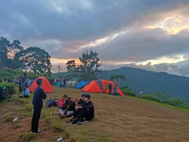 Hotel Tapian Taruko Camp Bukittinggi Exterior foto