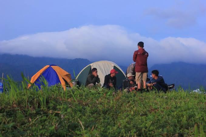 Hotel Tapian Taruko Camp Bukittinggi Exterior foto