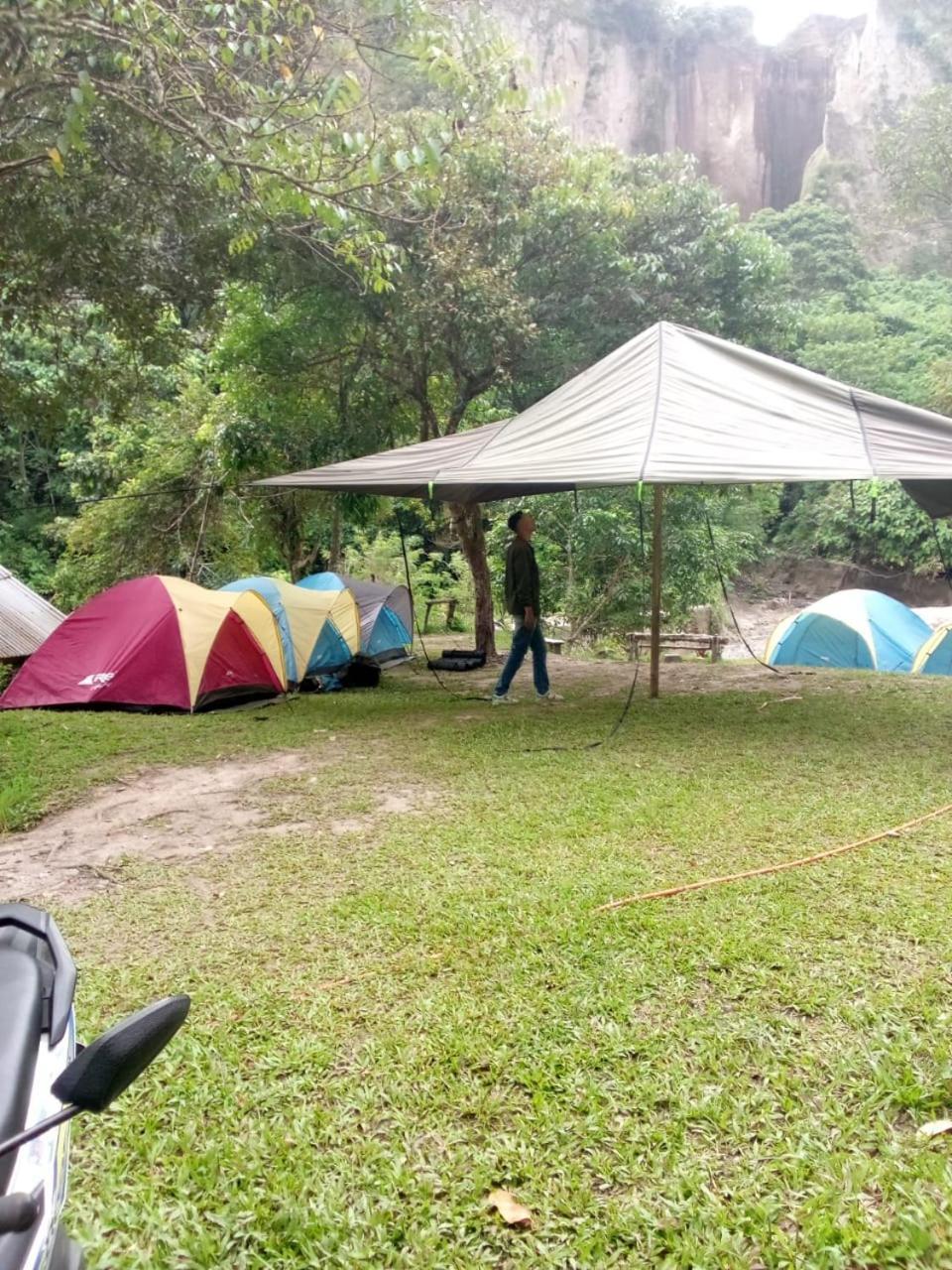 Hotel Tapian Taruko Camp Bukittinggi Exterior foto